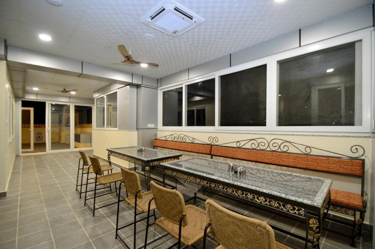 Kapish Home-All Pure Veg Jaipur Buitenkant foto