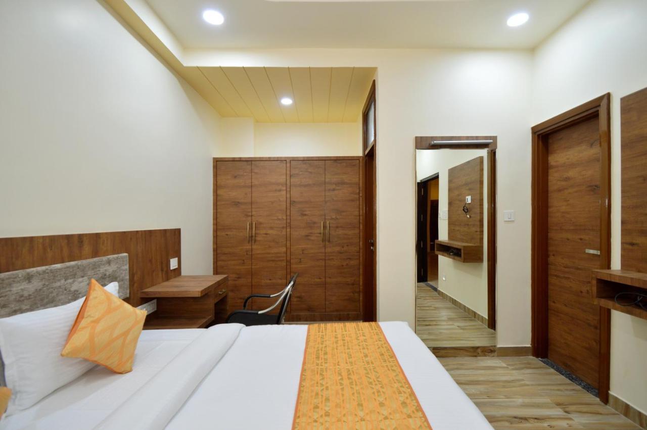 Kapish Home-All Pure Veg Jaipur Buitenkant foto