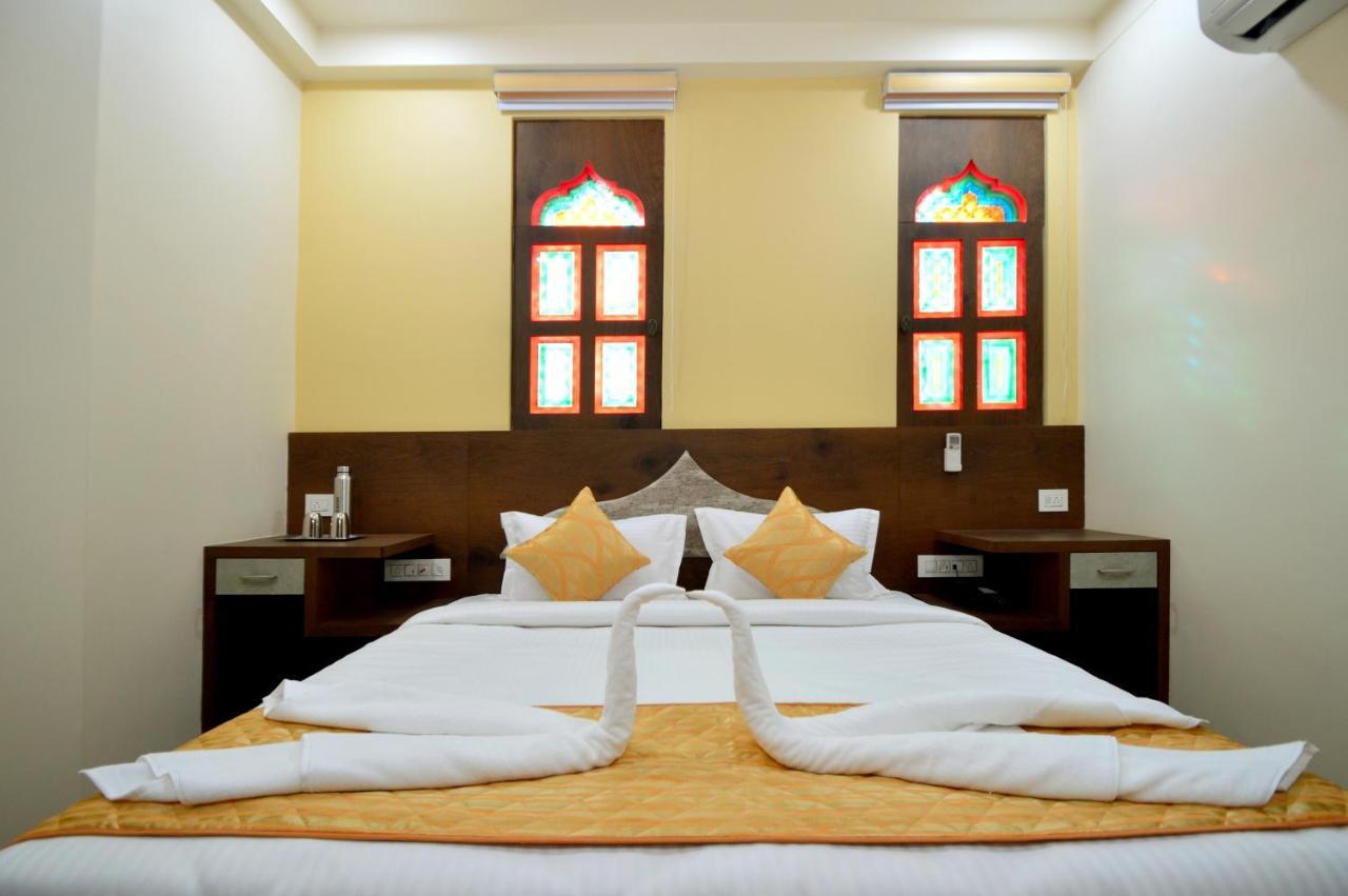 Kapish Home-All Pure Veg Jaipur Buitenkant foto